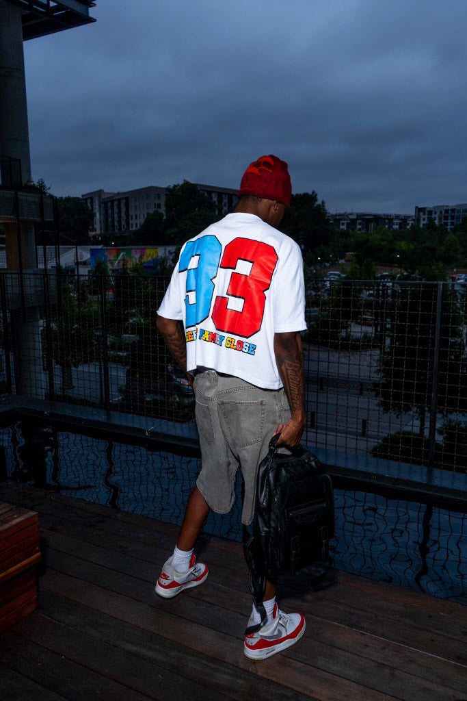 KEEP THE FAMILY CLOSE TEE WHITE